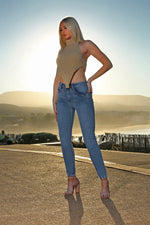 Load image into Gallery viewer, High Neck Roll Knitted Backless Front Cropped Top
