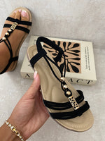Load image into Gallery viewer, Decorative Pearl Strappy Flat Sandals
