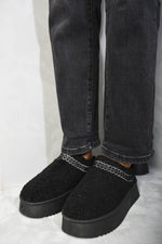 Load image into Gallery viewer, Ankle Cozy Plush Lining Thick Sole Fluffy Slippers

