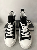 Load image into Gallery viewer, Kid&#39;s High Top Lace Up Heart Detailed Trainers
