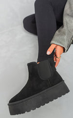 Load image into Gallery viewer, Fluffy Platform Sole Chelsea Faux Fur Lined Ankle Boots
