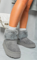 Load image into Gallery viewer, Fuzzy Cuff Slip On Snow Boots
