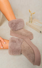 Load image into Gallery viewer, Fuzzy Cuff Slip On Snow Boots
