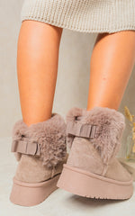 Load image into Gallery viewer, Fuzzy Cuff Slip On Snow Boots

