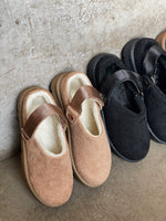 Load image into Gallery viewer, Printed Sling Back Platform Clogs
