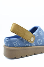 Load image into Gallery viewer, Printed Sling Back Platform Clogs
