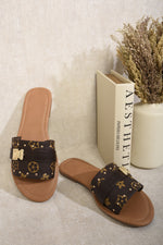 Load image into Gallery viewer, Open Toe Printed Flat Sandals
