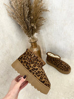 Load image into Gallery viewer, Kid&#39;s Aztec Detail Low Ankle Platform Slipper Boots
