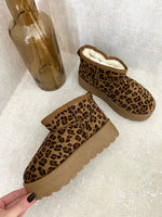 Load image into Gallery viewer, Kid&#39;s Aztec Detail Low Ankle Platform Slipper Boots
