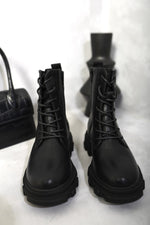 Load image into Gallery viewer, Kid&#39;s Knit Lace Up Chunky Ankle Boots
