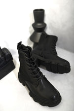 Load image into Gallery viewer, Kid&#39;s Knit Lace Up Chunky Ankle Boots
