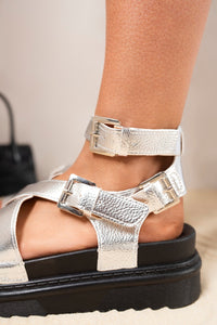 Chunky Criss-Cross Buckle Strap Flatform Sandals
