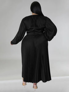 Curve Pleated Round Neck Long Sleeve Dress