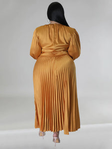 Curve Pleated Round Neck Long Sleeve Dress