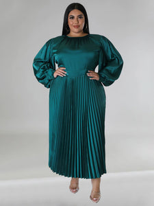 Curve Pleated Round Neck Long Sleeve Dress