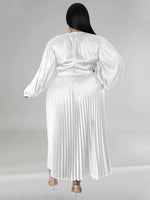 Load image into Gallery viewer, Curve Pleated Round Neck Long Sleeve Dress
