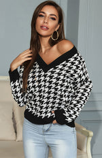 Load image into Gallery viewer, Houndstooth Sweater
